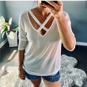 NWT Women’s Criss Cross White Knit Top Size Large